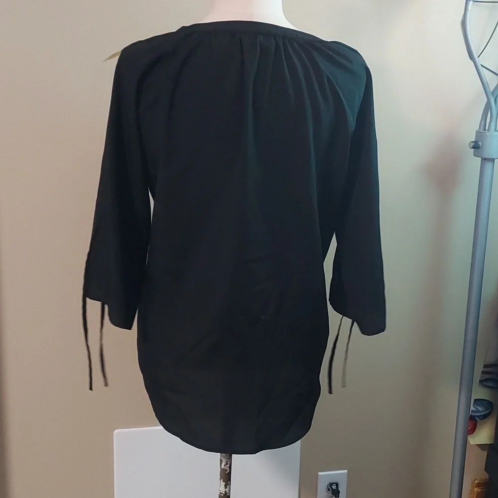 NEW york & Company Women's black  blouse size S in excellent condition
